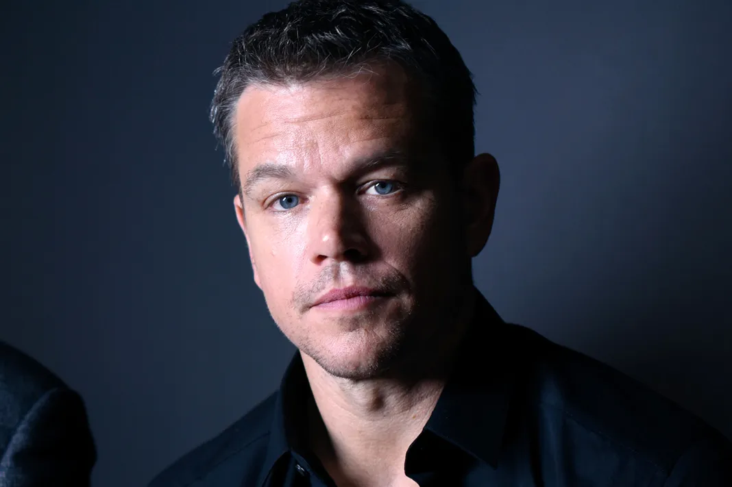 21 Celebrities With Surprisingly High IQs Matt Damon