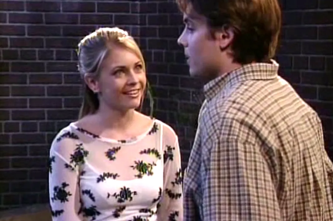 Resultado de imagen de melissa joan hart boys meet world