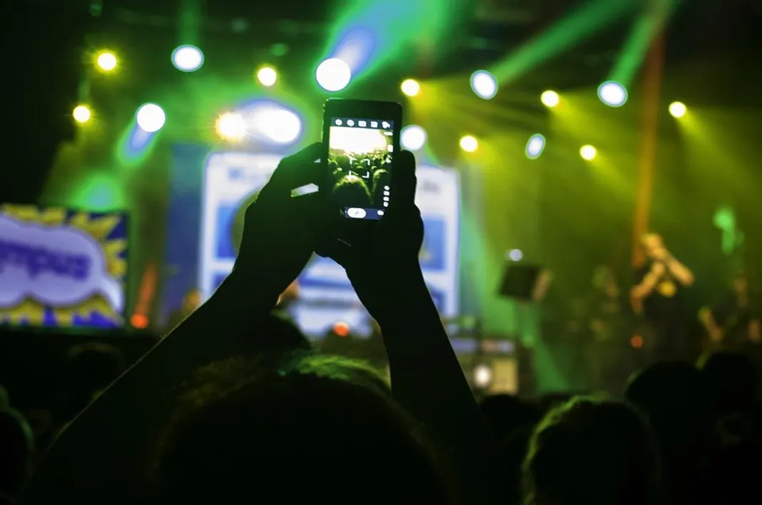 New Apple Tech Can Disable iPhone Camera At Concerts
