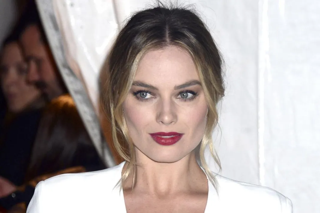 wenn_margotrobbie_030617_1800x1200