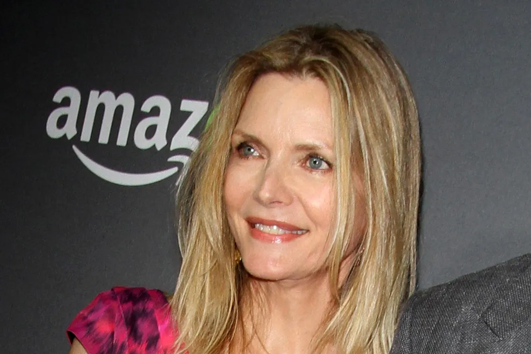 wenn_michellepfeiffer_032817_1800x1200