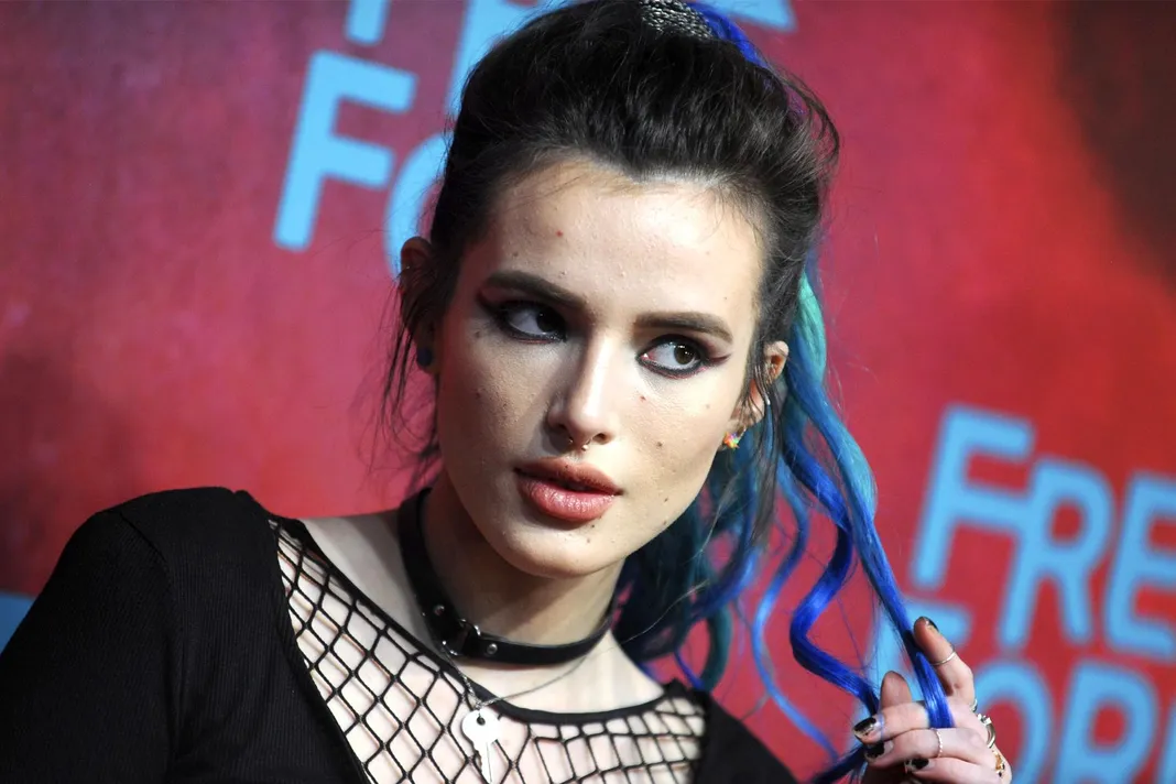wenn_bellathorne_042017_1800x1200