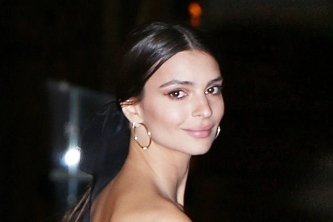 wenn_emilyratajkowski_041117_1800x1200