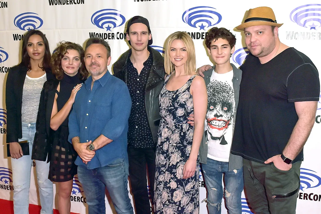 Stars of 'Gotham' Gather at WonderCon