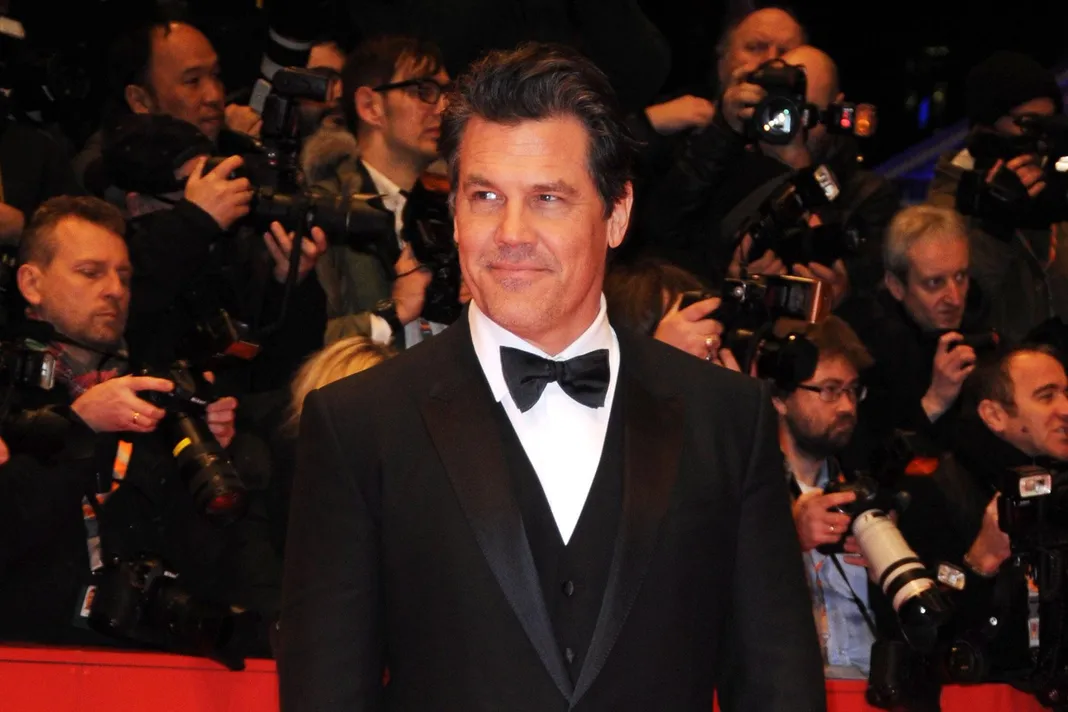 Watch Josh Brolin’s Hilarious Instagram Reminds Us All Not to Take the Gym Too Seriously video Watch Josh Brolin’s Hilarious Instagram Reminds Us All Not to Take the Gym Too Seriously video