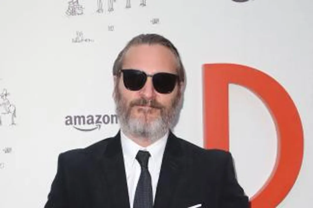 wenn_paulgiamatti_073118-1800x1200-325x216.jpg