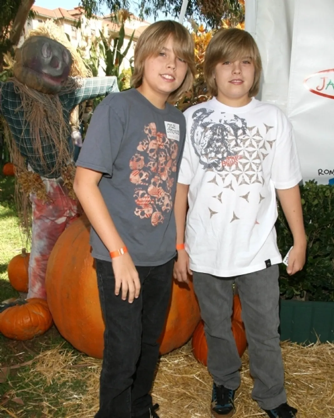 Who is cole sprouse dating
