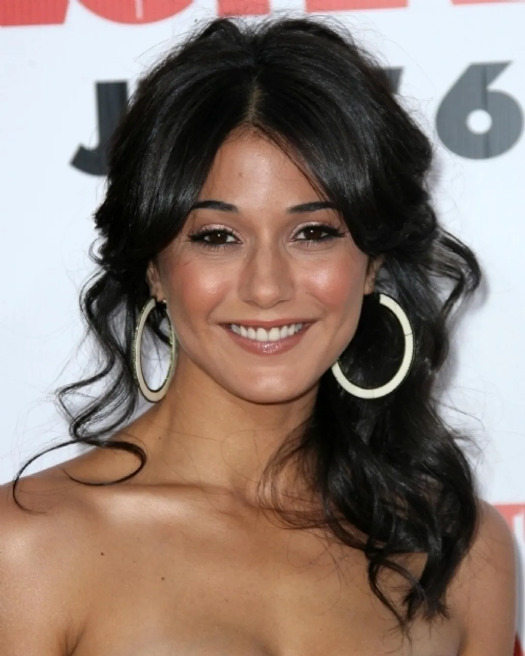 emmanuelle chriqui zohan you don t mess with the zohan los angeles premiere emmanuelle chriqui zohan you don t mess with the zohan los angeles premiere