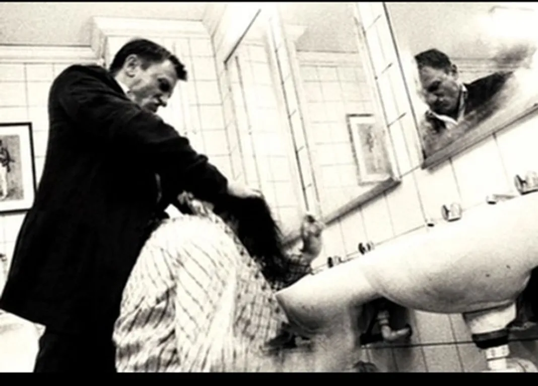 Casino Royale Bathroom Fight